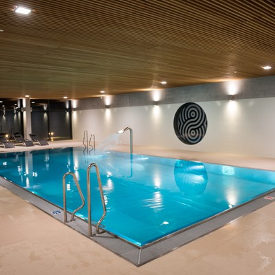 Bazén + Wellness zóna