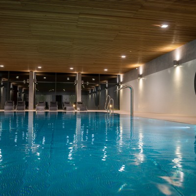 Bazén + Wellness zóna